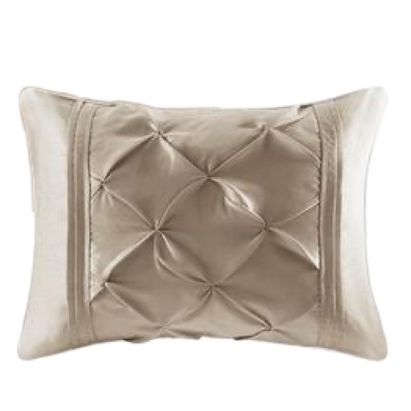 Madison Park Laurel Tufted Pleated Pillow Sham - Picture 2 of 12